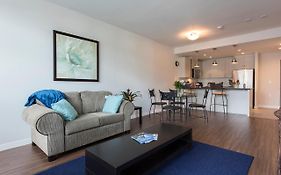 Lower Lonsdale Aprtment